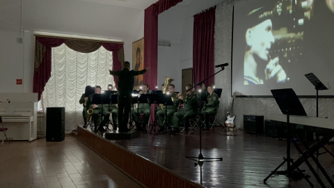 «Листая времени страницы, мы вновь пройдем дорогами войны…»