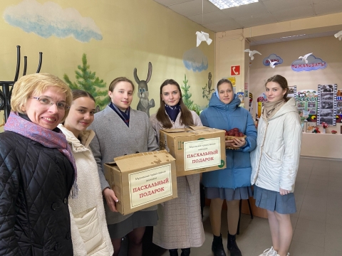 ГИМНАЗИСТЫ ПОСЕТИЛИ ДОМ МАЛЮТКИ