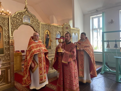 БОЖЕСТВЕННАЯ ЛИТУРГИЯ