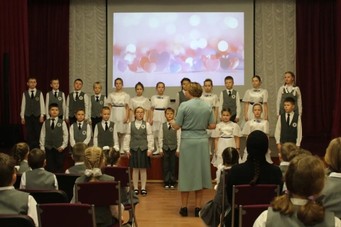 С ЛЮБОВЬЮ И БЛАГОДАРНОСТЬЮ: КОНЦЕРТ КО ДНЮ МАТЕРИ! 