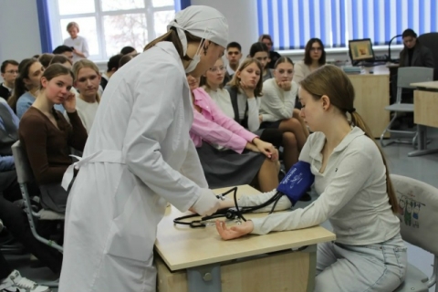 ПЕРВЫЙ ШАГ В МЕДИЦИНУ